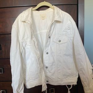 American Eagle women’s distressed white denim jacket